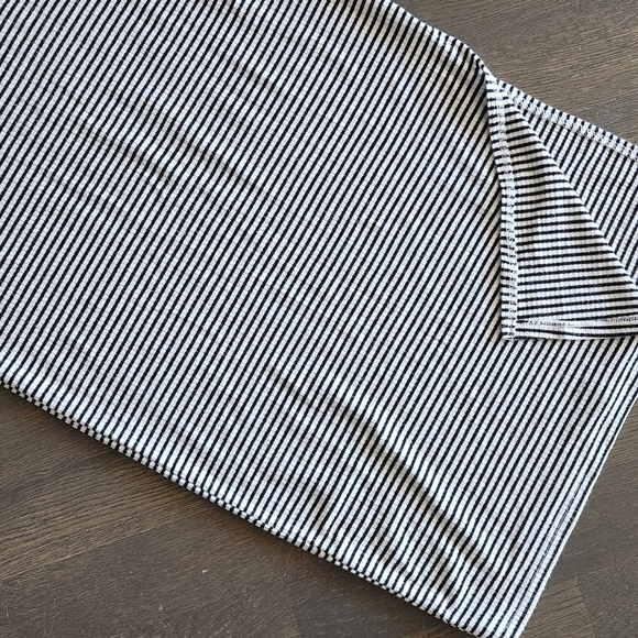 FREE in a bundle: Midi bodycon dress - Picture 2 of 3